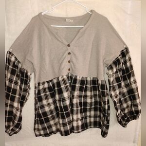 Grace & Emma XL Cream and Plaid Plus Top